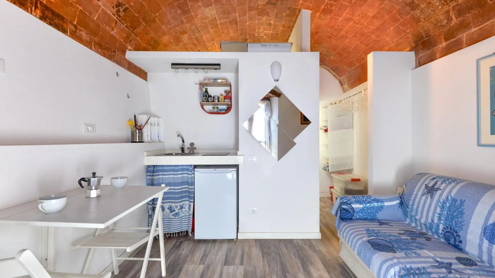 Vespa Mini-House In Elba 马尔恰纳 意大利