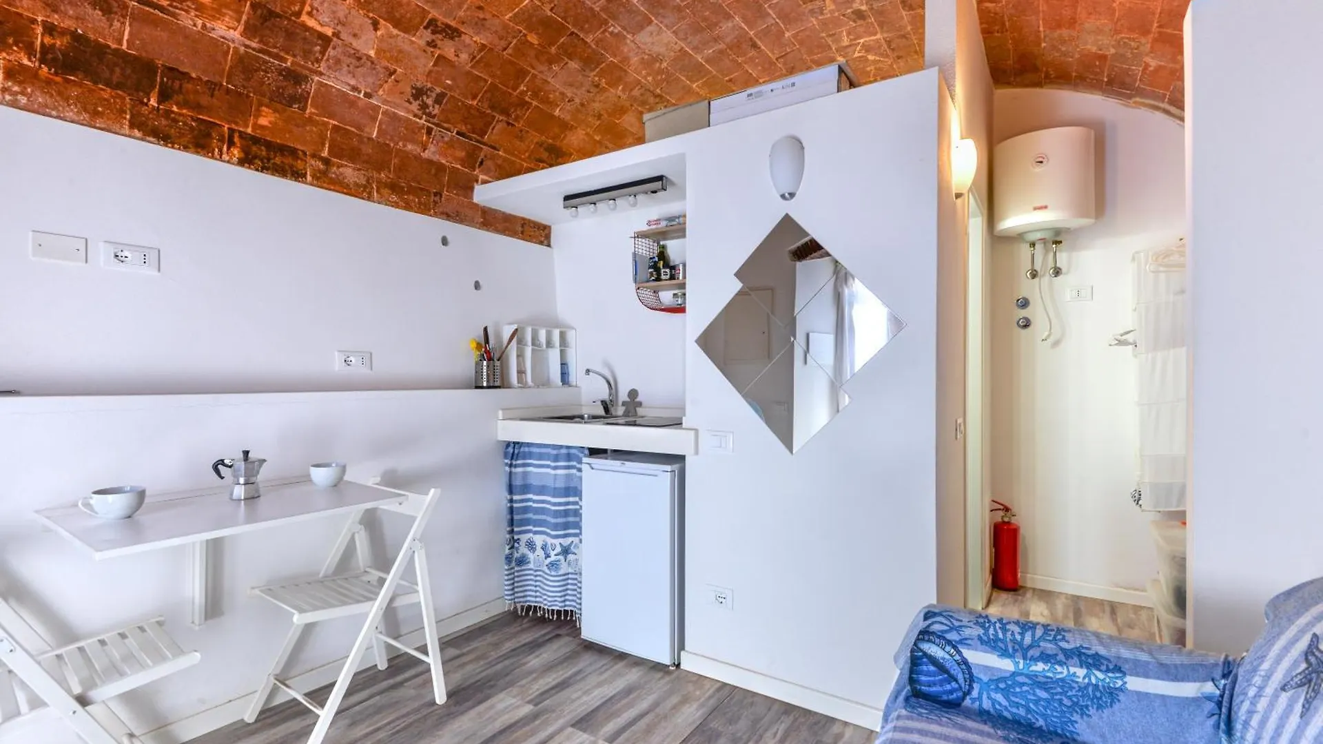 Vespa Mini-House In Elba 马尔恰纳