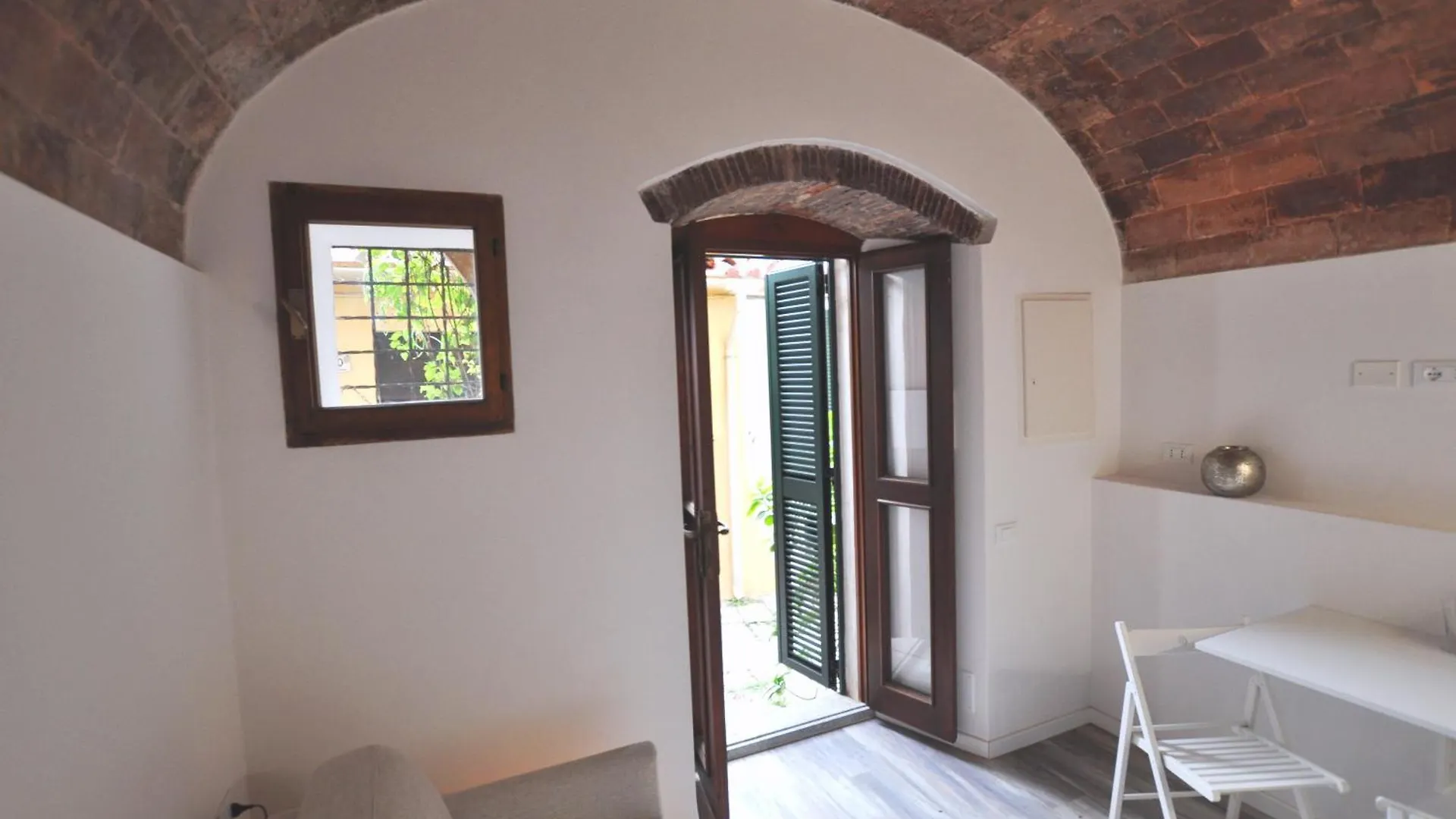 Vespa Mini-House In Elba Marciana